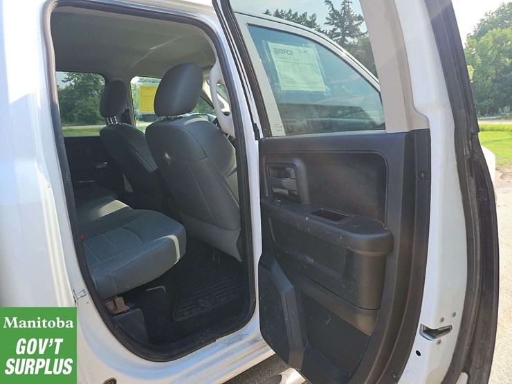 2015-dodge-1500-image-22