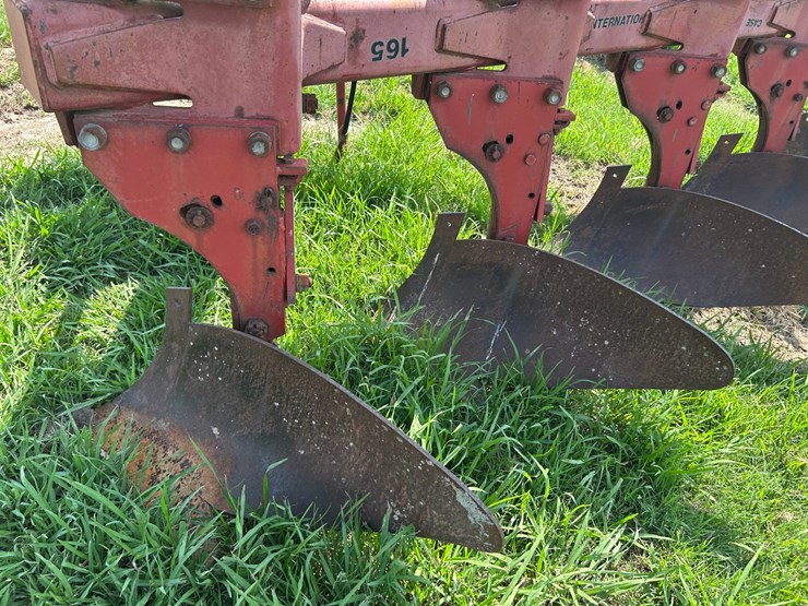 case-ih-165-image-18