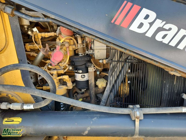deere-410l-image-40