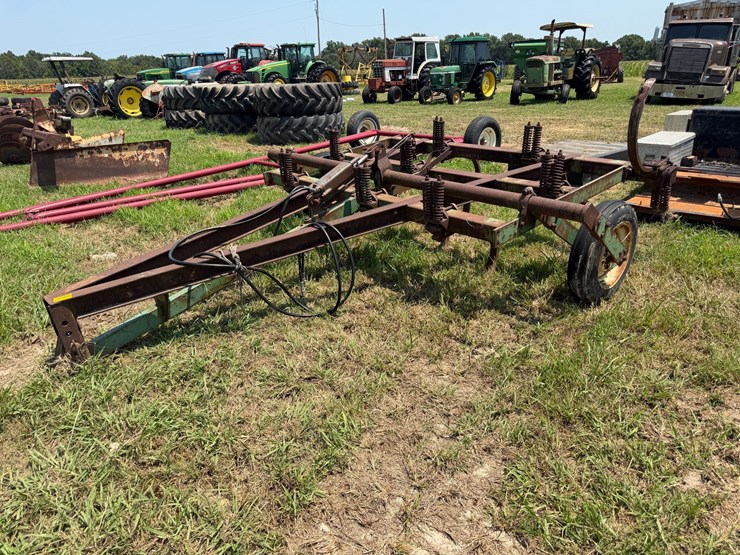 john-deere-100-image-1