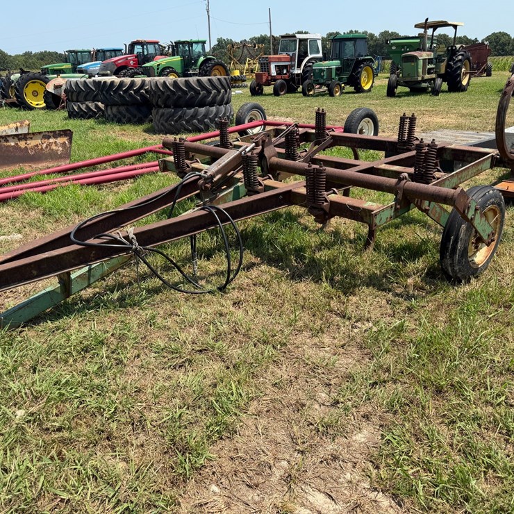 JOHN DEERE 100