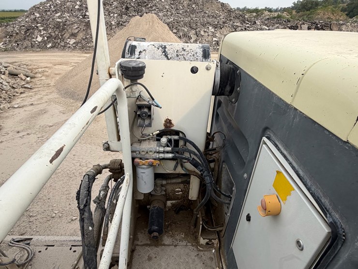 2012-metso-lokotrack-lt1213-tracked-impact-crusher-plant-image-37