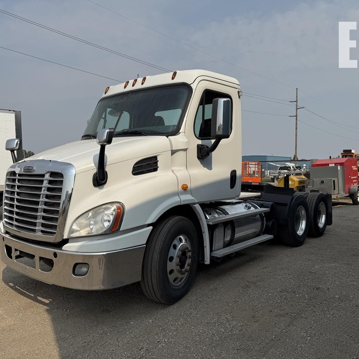 2013 FREIGHTLINER CASCADIA 113
