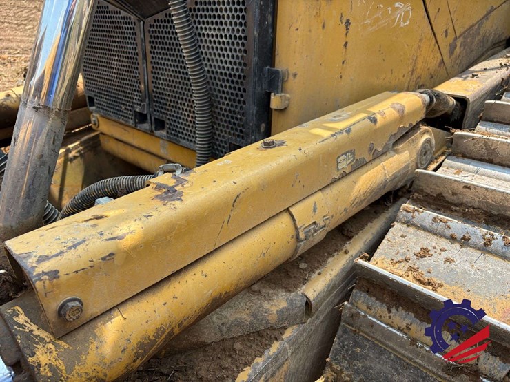 2015-caterpillar-d6t-lgp-image-31