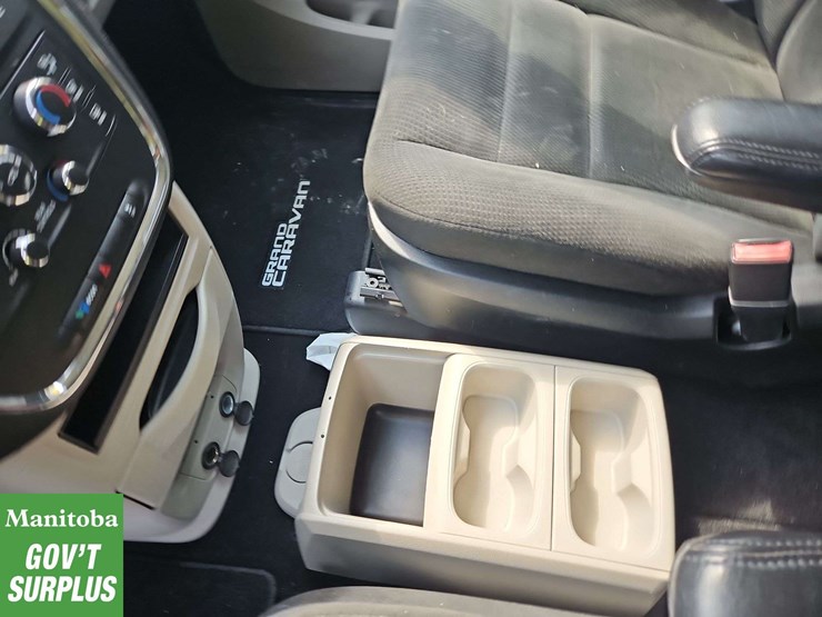 2016-dodge-grand-caravan-sxt-image-21