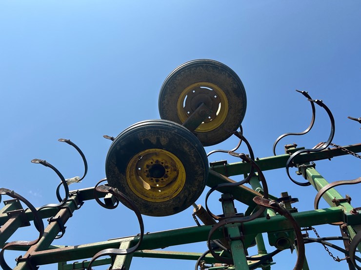 john-deere-34-image-10
