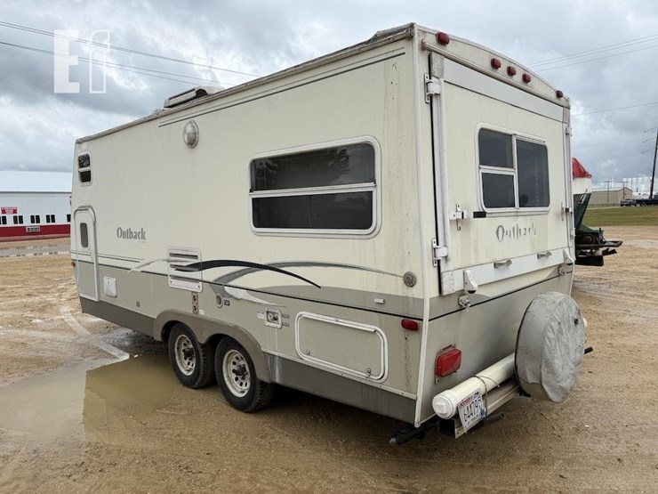 2004-keystone-rv-co-1004-image-4