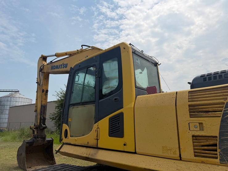 komatsu-pc200-image-33