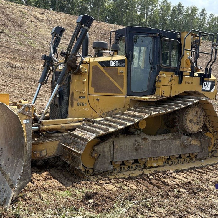 2015 CATERPILLAR D6T LGP
