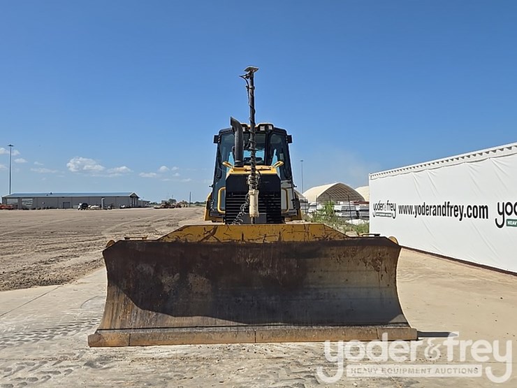2020-caterpillar-d6k2-lgp-image-8