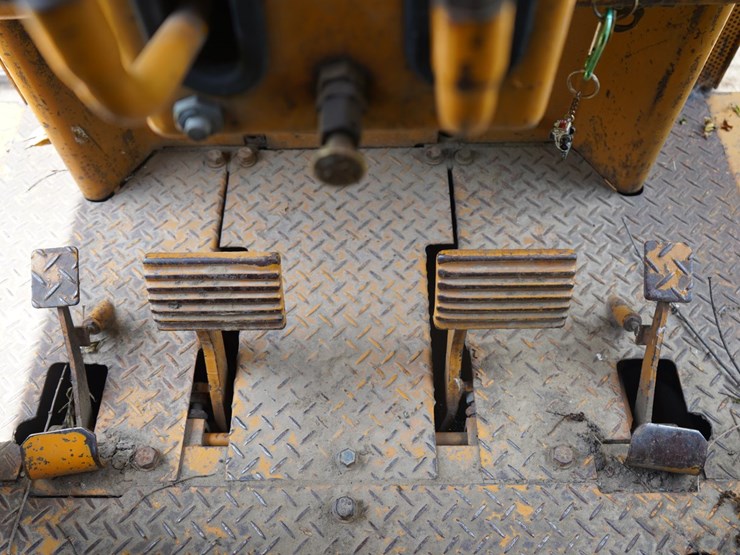 komatsu-d65e-6-image-28