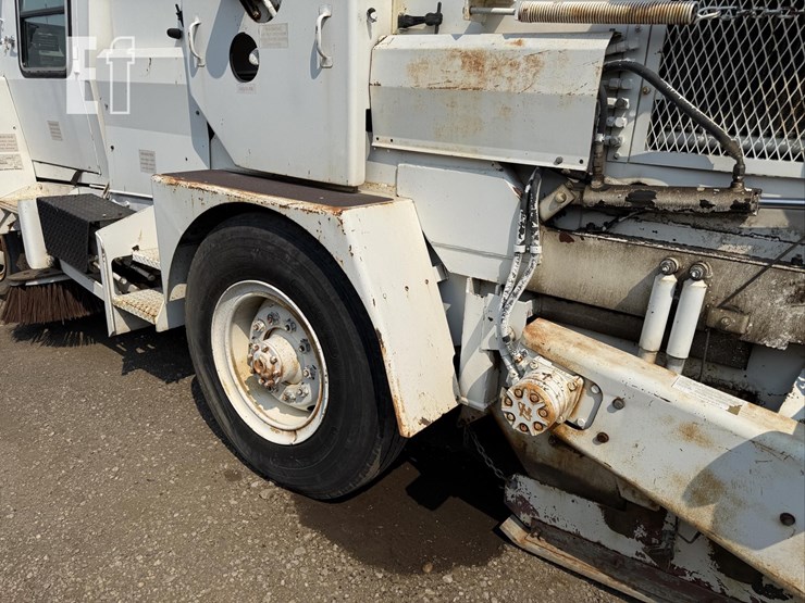 mobil-athey-street-sweeper-8401-image-15