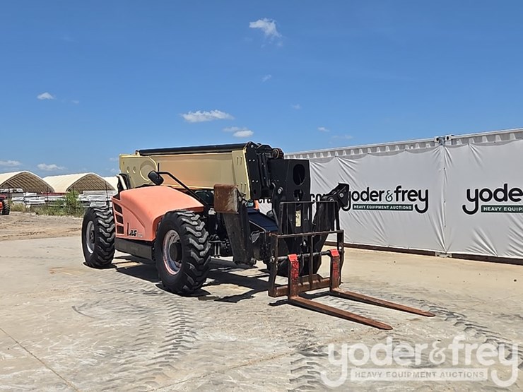 2018-jlg-1055-image-7