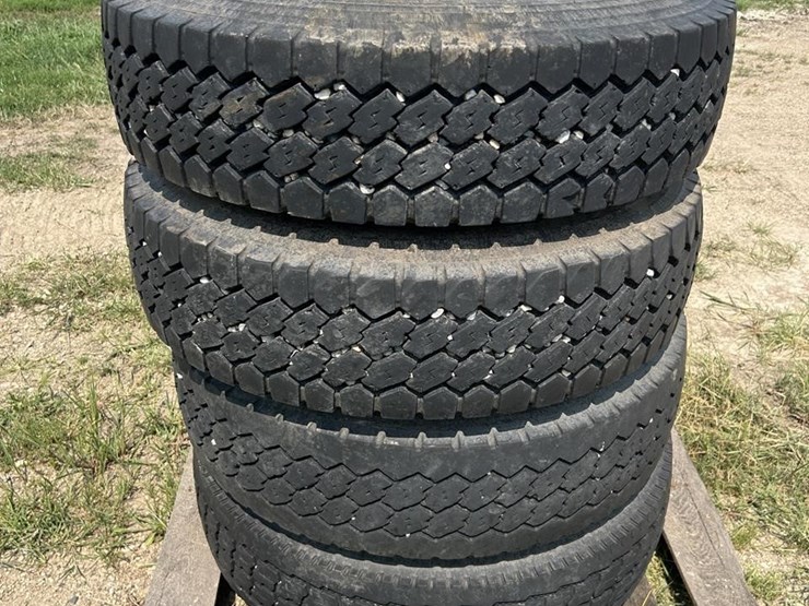 4x-295/75r22.5-rims-and-tires-image-4
