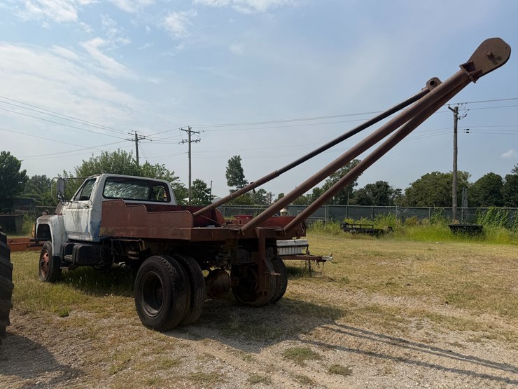 1985-ford-f700-image-4