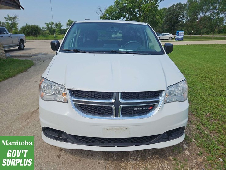 2016-dodge-grand-caravan-sxt-image-9