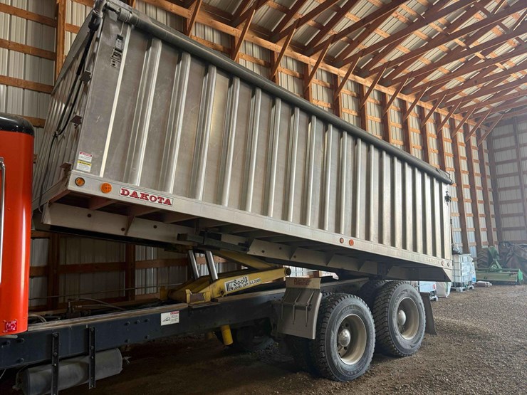 1991-peterbilt-grain-truck-image-3