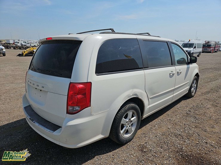2011-dodge-grand-caravan-se-image-5