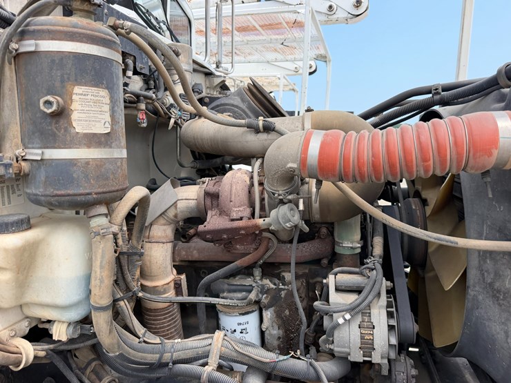 2007-peterbilt-335-image-89