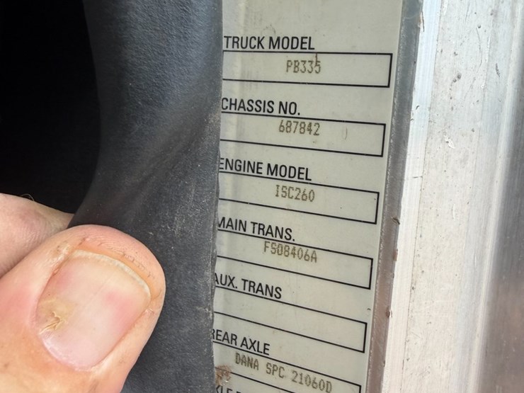 2007-peterbilt-335-image-84