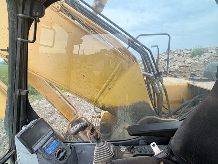 2006-komatsu-pc220-lc-8-image-13