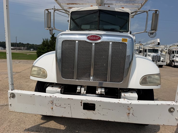 2007-peterbilt-335-image-14