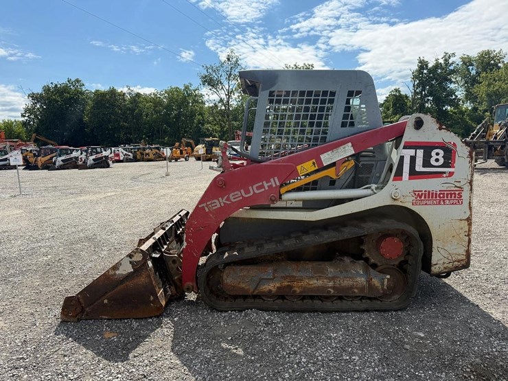 2017-takeuchi-tl8-image-1