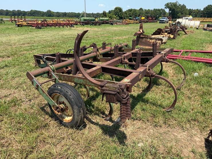 john-deere-100-image-4