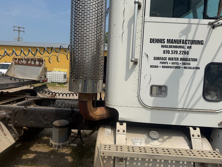 1990-freightliner-fld120-image-44
