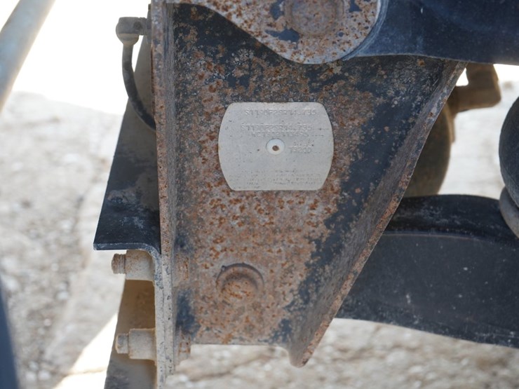 2014-mack-granite-gu713-image-31