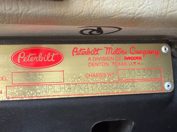 2007-peterbilt-335-image-97