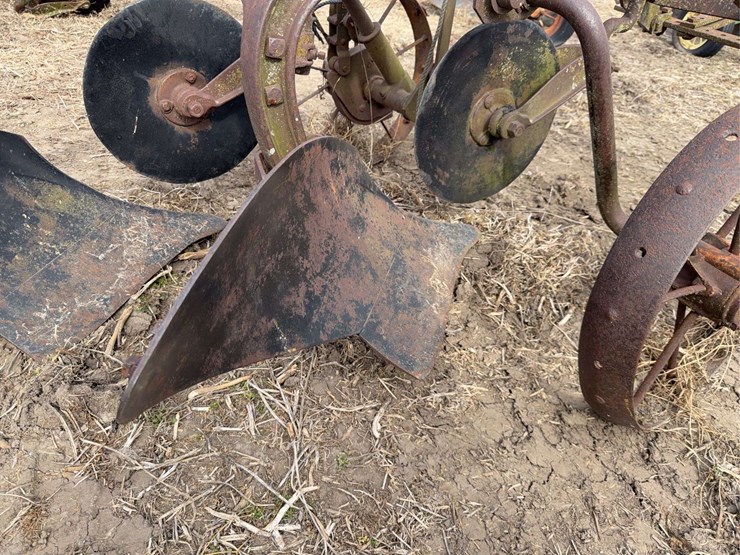 john-deere-two-bottom-plow-image-12