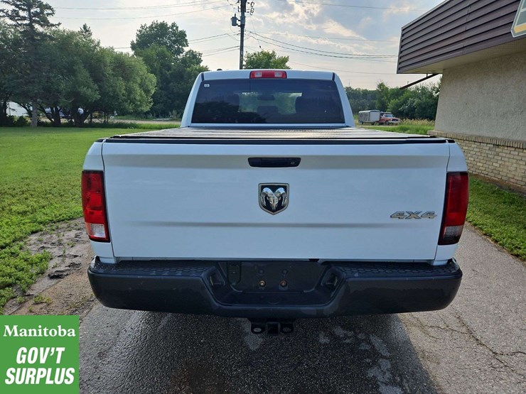 2015-dodge-1500-image-8