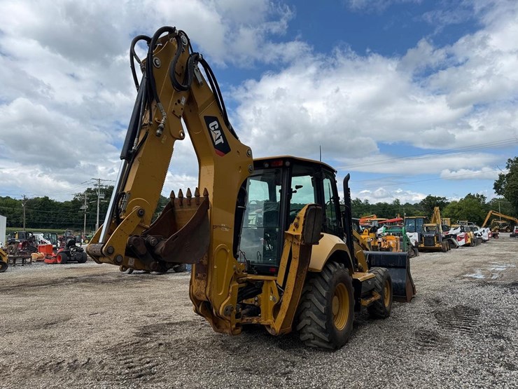 2018-caterpillar-440-image-4