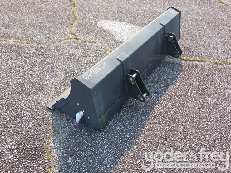 unused-68"-smooth-edge-bucket-c/w-pins-to-suit-tractor-image-2