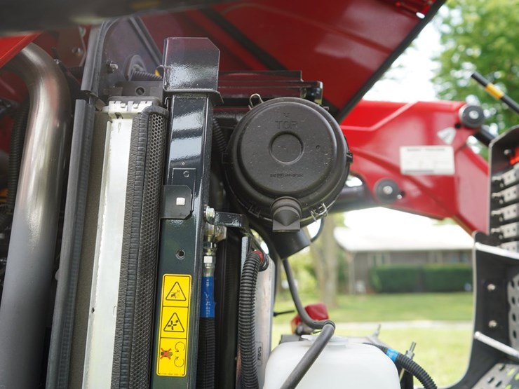 2024-massey-ferguson-1835m-image-41