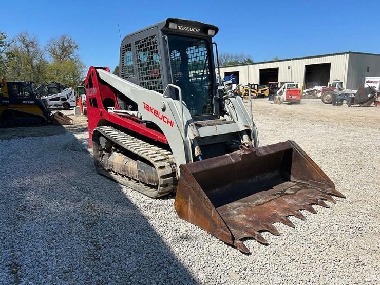 2011-takeuchi-tl250-image-6