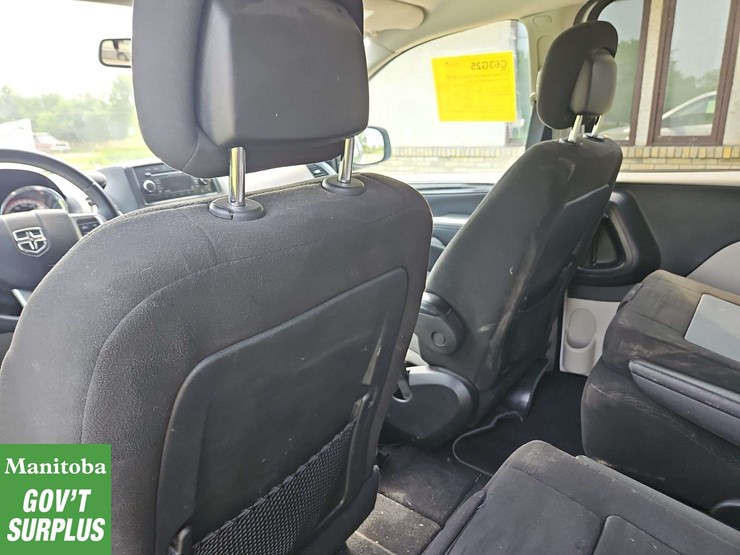 2016-dodge-grand-caravan-sxt-image-25