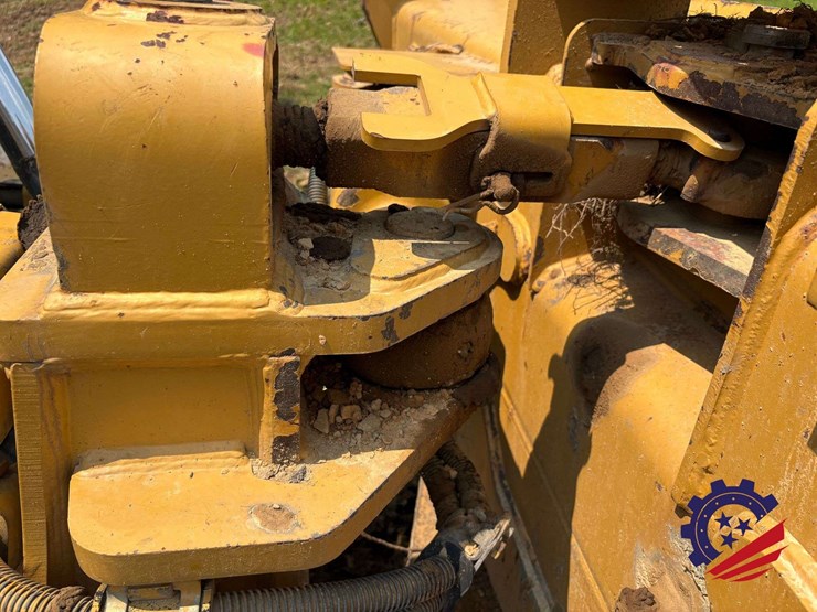 2015-caterpillar-d6t-lgp-image-22
