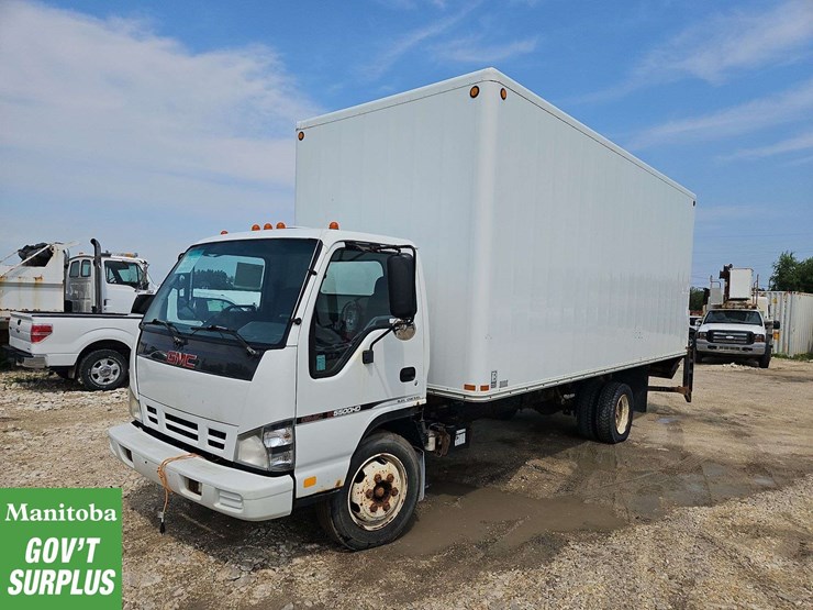 2007-gmc-w5500-image-1
