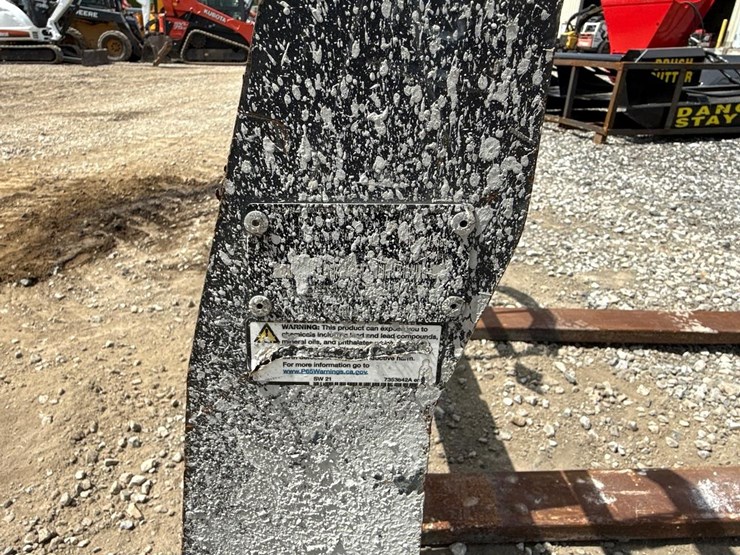 bobcat-48"-hd-skid-steer-forks-image-5