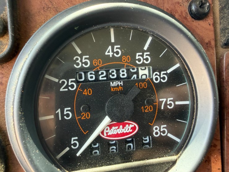 2007-peterbilt-335-image-72