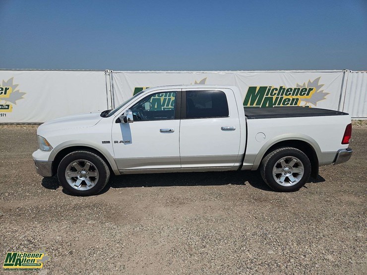 2010-dodge-ram-1500-image-3