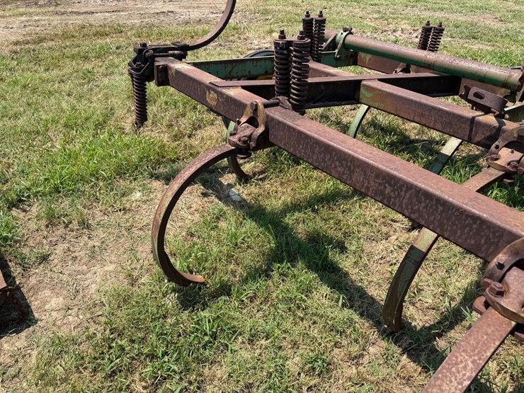john-deere-100-image-13