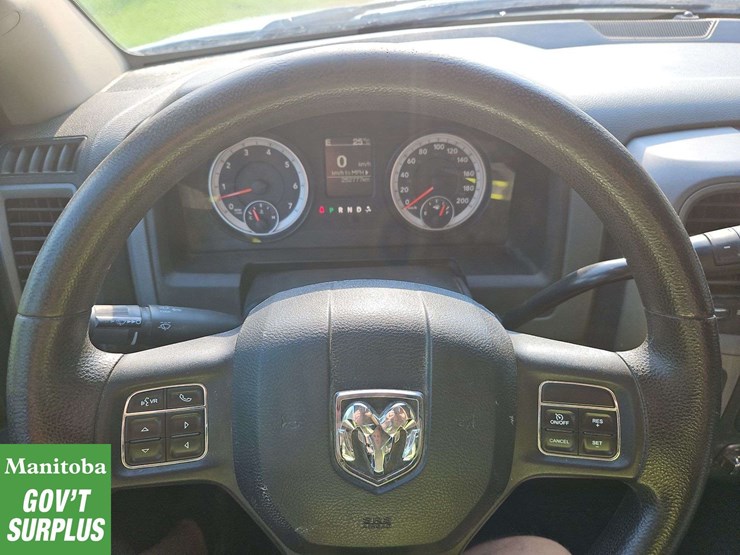 2015-dodge-1500-image-26