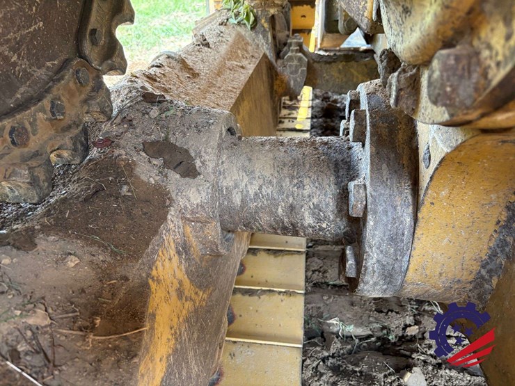 2015-caterpillar-d6t-lgp-image-44