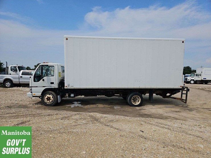 2007-gmc-w5500-image-2
