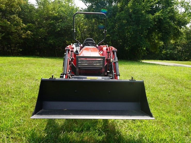 2024-massey-ferguson-1835m-image-2