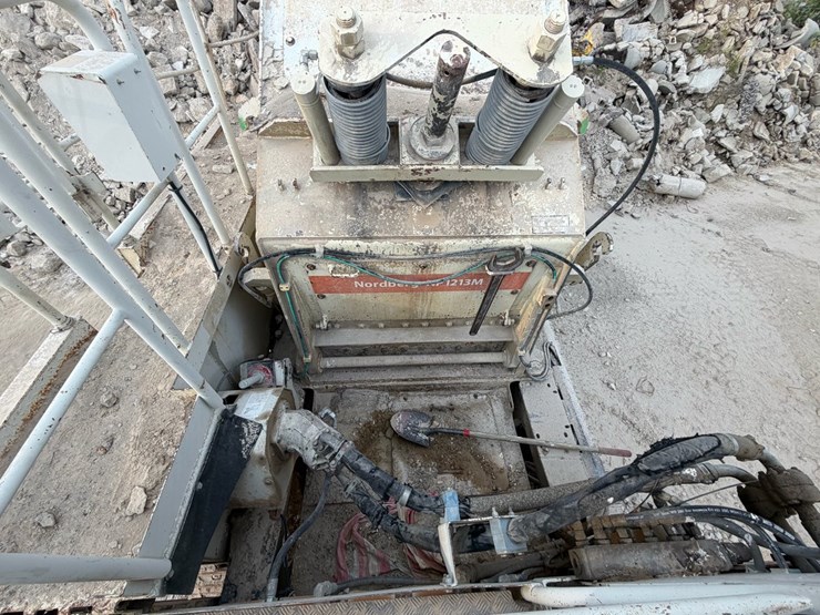 2012-metso-lokotrack-lt1213-tracked-impact-crusher-plant-image-31