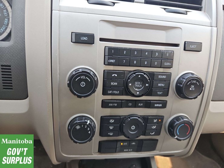 2011-ford-escape-image-30